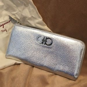 Salvatore Ferragamo Argento Silver Zip Wallet